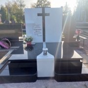 Фото нового памятника; высота памятника 2,3 м.