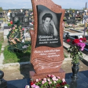Фото комбинированного памятника. Широкий выбор памятников на складе в Киеве: памятники на одного, от 2 тыс. грн; памятники на двоих, от 3 тыс. грн. Заказать памятник из гранита, можно в офисе ЧП Прядко. Гарантия на памятники 10 лет.