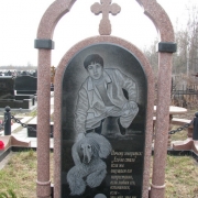 Элитный памятник, фото из галереи памятников на кладбище Берковцы. Заказать памятник по индивидуальному заказу, можно в магазине Ритуальной скульптуры в Киеве, от ЧП Прядко.