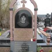 Памятник ребенку, фото из галереи памятников. Элитный детский памятник после установки на кладбище. Комбинированные памятники: изготовление в Киеве, цена согласно проекта.