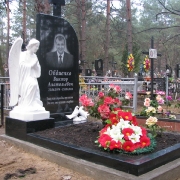 Изготовление памятника. Цена ритуального комплекса из гранита со скульптурой ангела под ключ 40 тыс. грн.