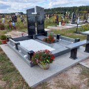Вариант памятника мужчине. Фото на кладбище в Киеве.