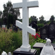 Ангел со скульптурой для детского памятника. Установка ангела к памятнику на кладбище. Готовый памятник с ангелом.