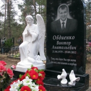 Установка ангела к памятнику на кладбище. Изготовление памятника с ангелом и монтаж на кладбище - ЧП Прядко. Гарантия на памятник с ангелом сегодня 10 лет.