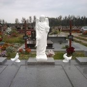 Скульптура ангела для памятника; фото установленной скульптуры на могилу. Цена скульптуры ангела 29 тыс. грн.