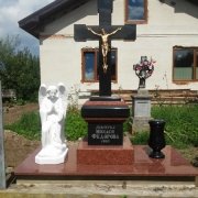 Изготовление памятника со скульптурой ангела; высота ангела 110 см. Скульптура скорбящего ангела с крестом фото. Купить скульптуру ангела со скидкой, вы можете сегодня на складе ЧП Прядко в Киеве.