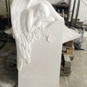 Изготовление памятника с ангелом. Размер памятника: 130 х 70 х 15 см. Стоимость памятника с ангелом - $4,6 тыс.