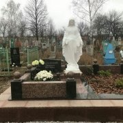 Фото памятника со скульптурой. Размер статуи для памятника - 240 см.
