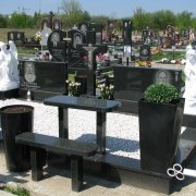 Фото ангела для памятника; высота ангела на тумбе, 140 см. Цена ритуального ангела в Киеве - доступная.