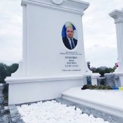Создание VIP памятников класса Люкс. Фото на кладбище в Киеве.