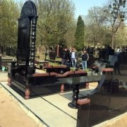 На фото памятник на одного человека. Обратная сторона памятника. Стоимость памятника - согласно проекта 3д.
