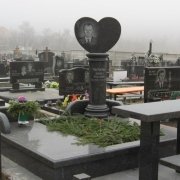 Памятник сердце на колонне. Высота памятника с сердцем на колонне: 256 см. Цена памятника с сердцем, согласно проекта.