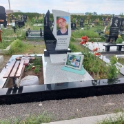 Памятник сыну на одного человека. Фото на кладбище.