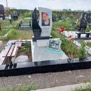 Памятник сыну на одного человека. Фото на кладбище.