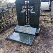 Фото памятника для одного на кладбище. Цена памятника на одного - по проекту.