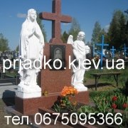 Статуи Святых на кладбище. Скульптура Богородицы с ангелом фото для оформления могилы.