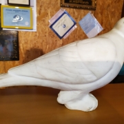 Купить мраморного голубя для памятника - можно с сайта: https://www.prjadko.kiev.ua