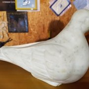 Голубь из мрамора для памятника. Цена скульптуры голубя - $600.