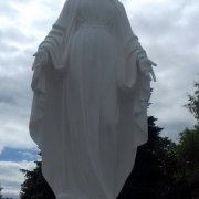На фото новая скульптура Божьей Матери. Купить статуи Святых в Киеве недорого, можно в магазине Ритуальной скульптуры сегодня; цена доступная.