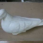 Голубь из мрамора, скульптура голубя. Срок изготовления 1 месяц, цена мраморного голубя $ 600. Гарантия на скульптуру 10 лет.