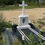 Памятник из мрамора. Высота памятника из мрамора - 195 см. Цена памятника из белого мрамора - $4 тыс.