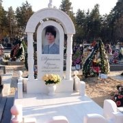 Памятник из мрамора. Памятники из мрамора по индивидуальному заказу.