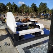 Фото мраморного памятника. Высота мраморного памятника - 160 см. Цена памятника - доступна.