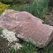 Памятник из валуна фото. Продажа памятников из рваного камня, доступная цена.