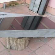 Памятник из рваного камня на складе. Размер памятника из рваного камня: 200 х 70 х 20 см. Приемлемая цена памятника 20 тыс. грн.