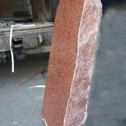 Памятник из красного гранита.  Размеры памятника из красного гранита 93 Х 45 х 15 см. Доступная цена памятника из красного гранита 4,9 тыс. грн.