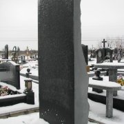 Обапол из чёрного габбро; Памятник в виде обапола, размер 185 х 72 х 35 см. доступная цена памятника обапола, от 20 грн.