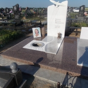 Фото памятника. Создание памятников из белого гранита в Киеве.