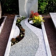 Памятник из белого гранита под заказ на одного. Высота памятника - 70 см. Купить памятник в Киеве сегодня, можно с сайта: https://www.prjadko.kiev.ua