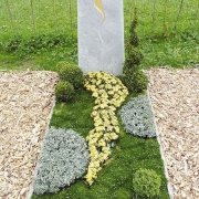 Памятник на одного из белого гранита. Размеры памятника: 115 х 50 х 15 см. Изготовление памятников из белого гранита в Киеве.