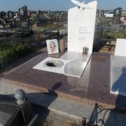 Фото памятника. Создание памятников из белого гранита в Киеве.