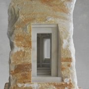 Памятник из белого гранита фото изготовления. Индивидуальный стиль памятника из белого гранита.