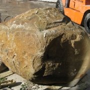 Фото памятника из природного камня. Стоимость памятника из природного камня - 18 тыс. грн. Гарантия на памятник из природного камня - 10 лет.