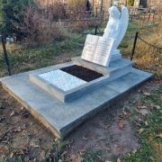 Цена памятника со скульптурой - согласно проекта.
