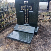 Памятник в виде креста. Размер воздушного креста памятника - 100 х 60 см. Цена памятника с крестом - доступна.