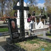Памятник в виде креста из гранита. Высота креста из гранита - 140 см. Цена креста из гранита - согласно проекта.