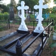 Размеры креста из мрамора: 120 х 60 х 10 см.