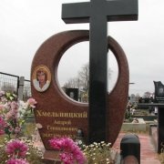 Кресты на кладбище