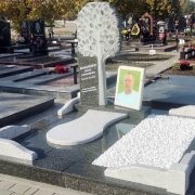 Памятники с портретом в стекле