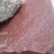 Купить блок гранита  RUBY RED сегодня - можно с нашего сайта: https://www.prjadko.kiev.ua . Цена блока индийского гранита - доступна.