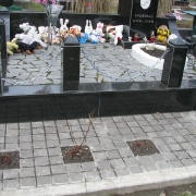 Цоколь на могиле
