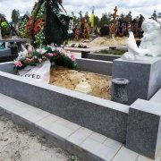 Цоколь из белого гранита. Цена цоколя из белого гранита - доступна.