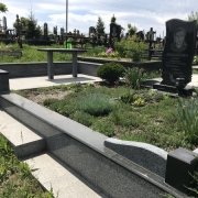 Гранитный цоколь для всей семьи: размеры - согласно проекта памятника.
