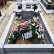 Заказать цоколь из белого гранита в Киеве - можно в Магазине Ритуальной скульптуры в Киеве.