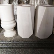 Цена вазы из белого мрамора - $150.