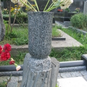 Вазы из гранита, ритуальные шары